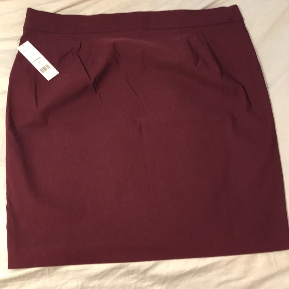 Elle purple pencil skirt